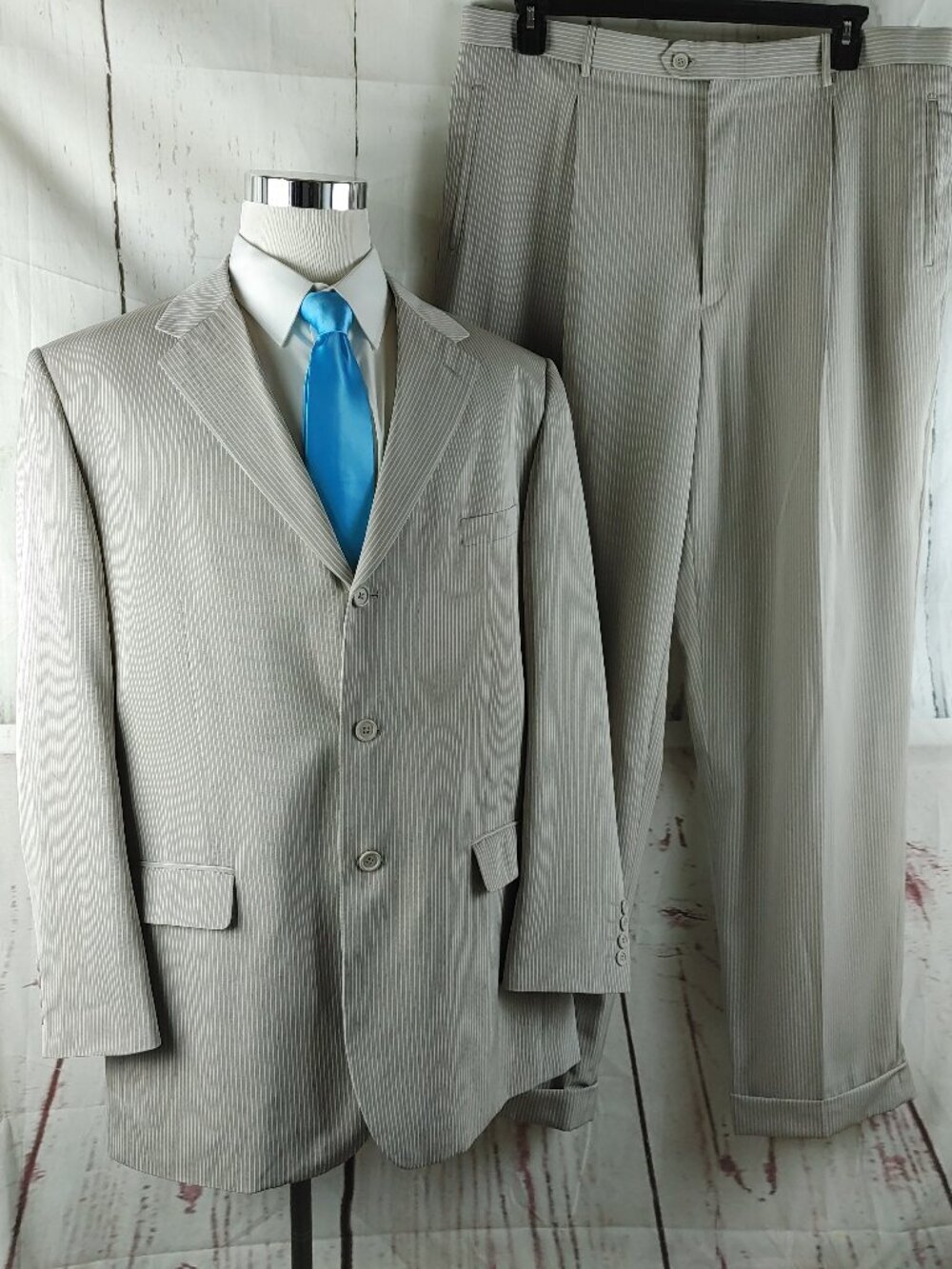 Sergio Martini Le Collezioni 46L Tan/Off White Striped 3 Btn 2pc Suit 40x33.5